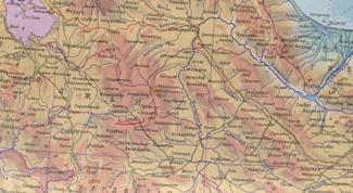Городок Текаб в Южном Азербайджане, недалеко от которого находилась столица древнего Азербайджана Газак со своим знаменитым храмом вечного огня